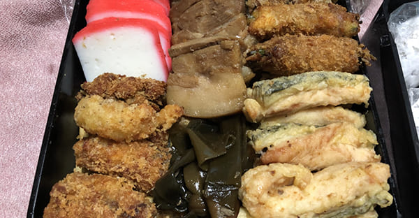 地域と家庭で異なる重箱料理のスタイル