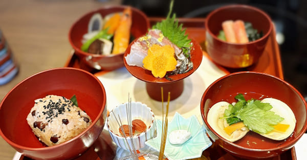 八月カシチーのお供え物