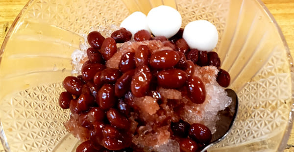 お供え物の意味｜あまがしと菖蒲の葉