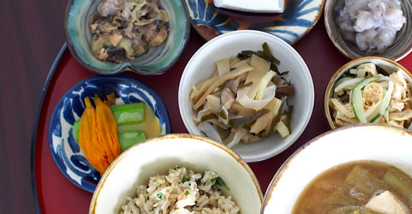 お供え物（ウサギムン）の準備｜ウンケージューシーと料理