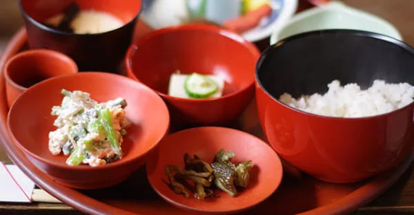 御膳料理の配膳マナーと実例