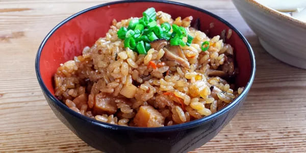 ウンケー（初日）の料理｜ジューシーと酢の物が中心