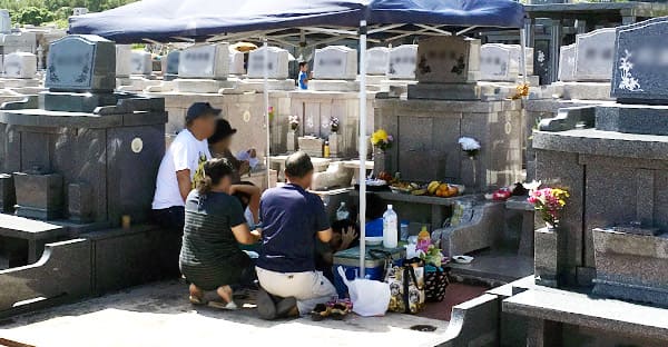 【実践】ジュールクニチー(十六日祭)のお墓参りの流れと拝み方