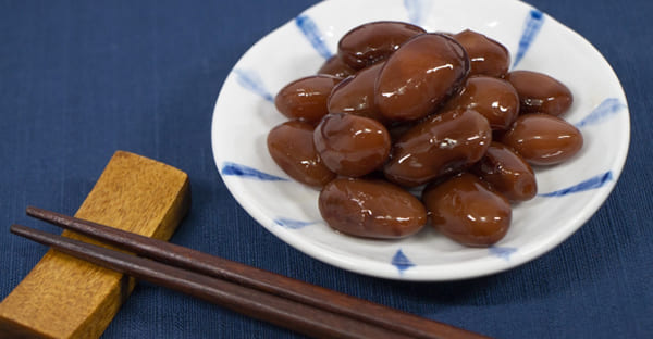 5.サーターマーミ（甘い煮豆）