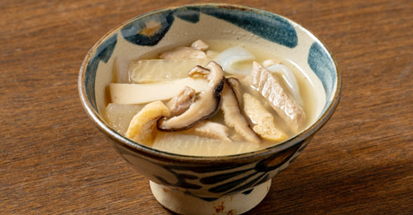 1. イナムドゥチ（具だくさんの白味噌汁）