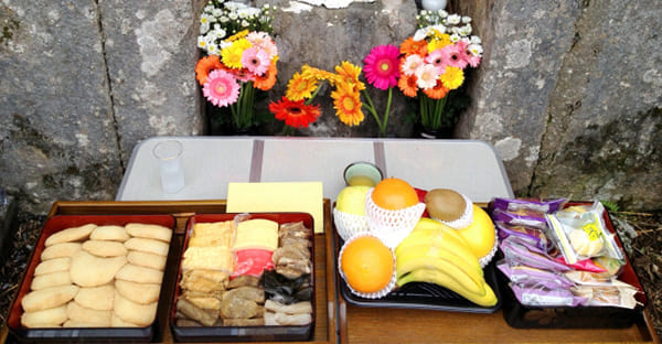 沖縄のお墓参りならではのお花事情