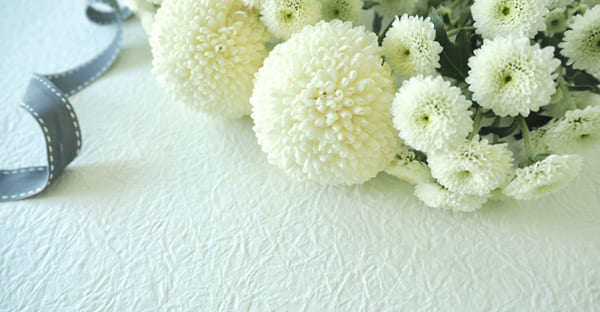 香典辞退の文例集｜家族・親族・一般参列者向けの書き方